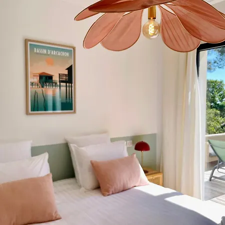 Architect House Facing The Arcachon Basin